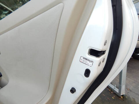 2011 Toyota Prius Two