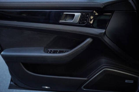 2018 Porsche Panamera 4