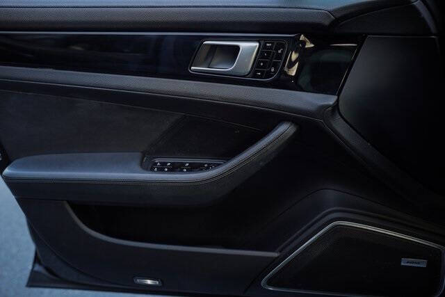 2018 Porsche Panamera 4