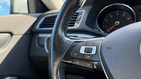 2017 Volkswagen Passat 1.8T R-Line