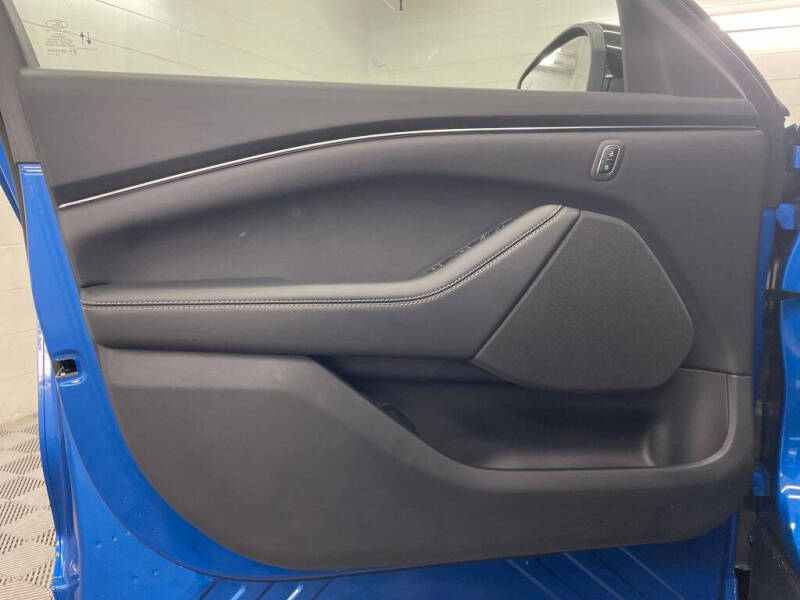 2025 Ford Mustang Mach-E Select