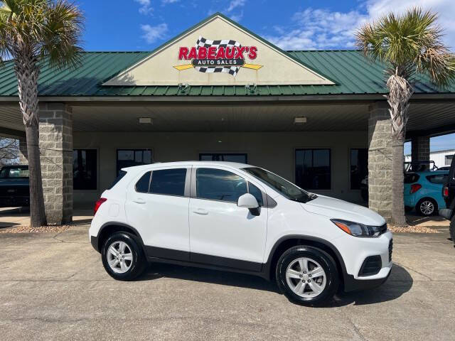 2022 Chevrolet Trax for sale at Rabeaux's Auto Sales in Lafayette LA