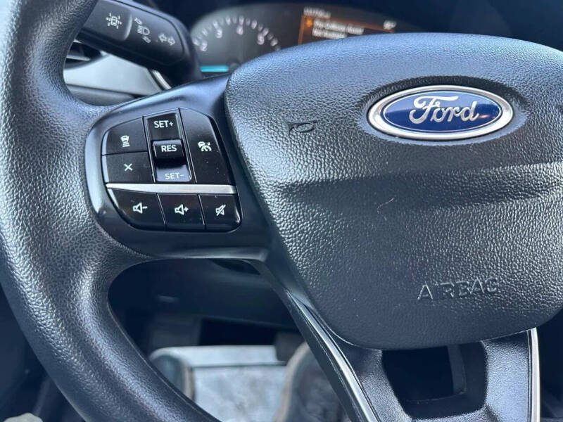 2020 Ford Escape SE