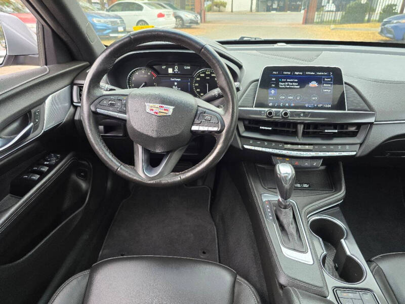 2023 Cadillac CT4 Luxury