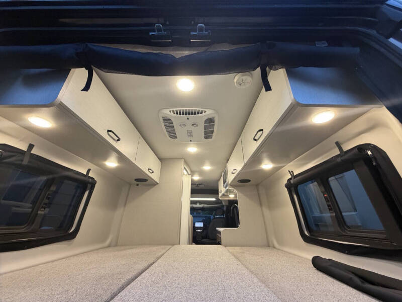2024 Thor Motor Coach Dazzle