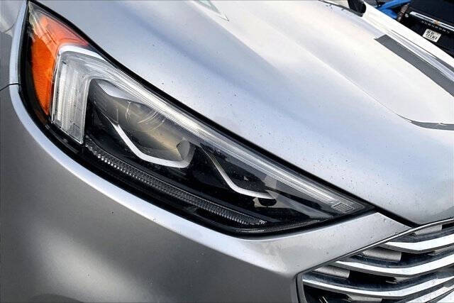 2022 Ford Edge Titanium