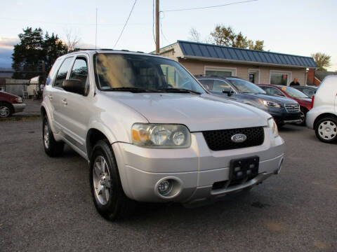 2005 Ford Escape for sale at Supermax Autos in Strasburg VA