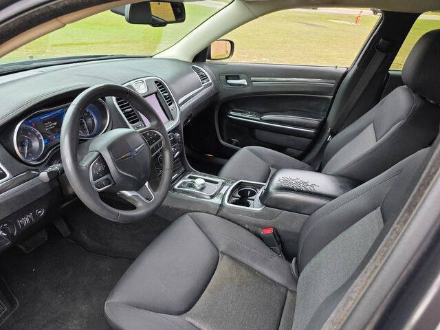 2022 Chrysler 300 Touring