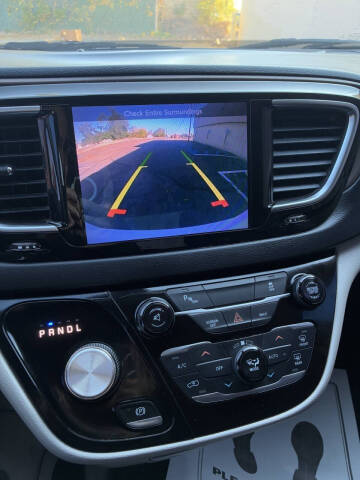 2017 Chrysler Pacifica Touring-L Plus