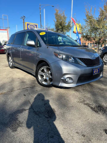 2013 Toyota Sienna for sale at AutoBank in Chicago IL