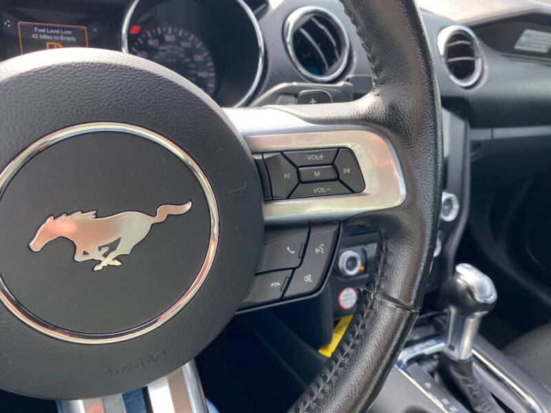 2016 Ford Mustang V6