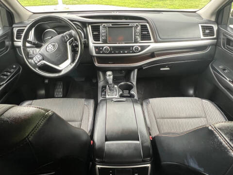 2016 Toyota Highlander LE Plus