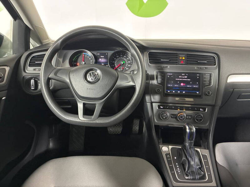 2016 Volkswagen e-Golf SE