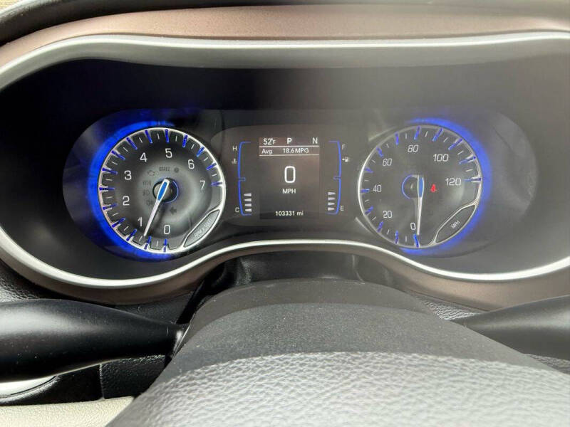 2022 Chrysler Voyager LX