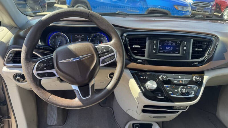 2017 Chrysler Pacifica LX