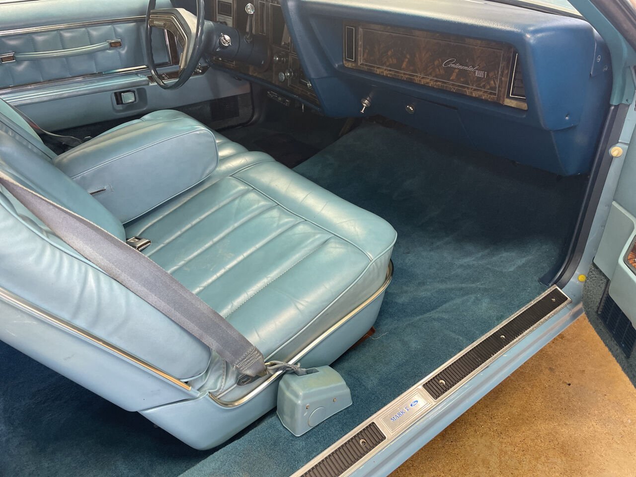 1979 Lincoln Mark V 26