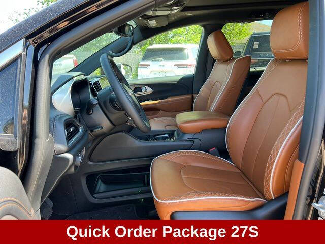 2025 Chrysler Pacifica Pinnacle