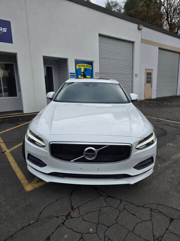 2018 Volvo S90 T5 Momentum