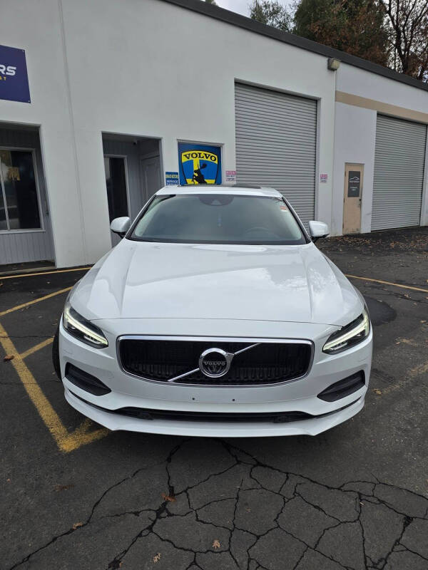 2018 Volvo S90 T5 Momentum