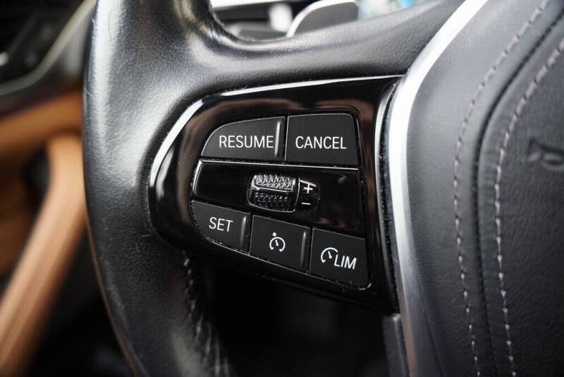 2021 BMW 5 Series 530i