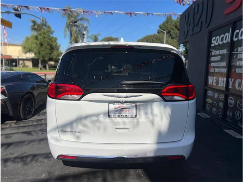 2017 Chrysler Pacifica Touring-L Plus