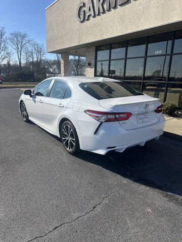 2020 Toyota Camry SE