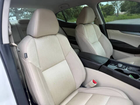 2017 Nissan Maxima