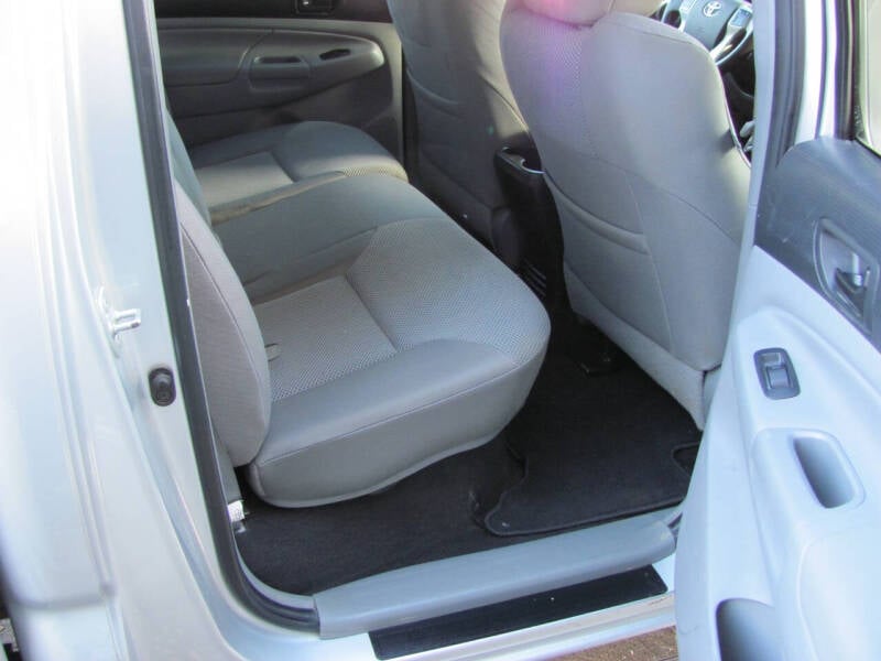 2012 Toyota Tacoma Base photo 13