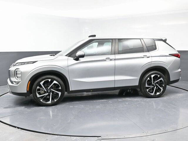 2023 Mitsubishi Outlander PHEV SE