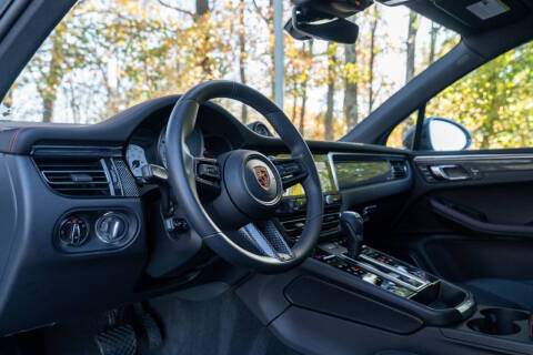 2025 Porsche Macan T