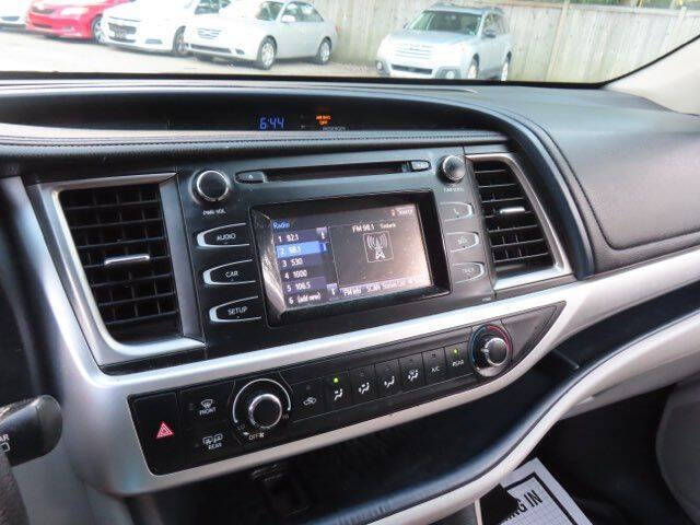 2017 Toyota Highlander LE