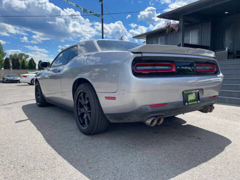 2015 Dodge Challenger SXT Plus