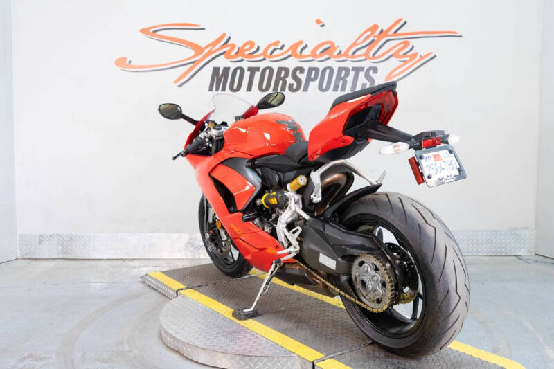 2021 Ducati Panigale V2