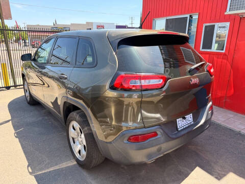 2016 Jeep Cherokee Sport