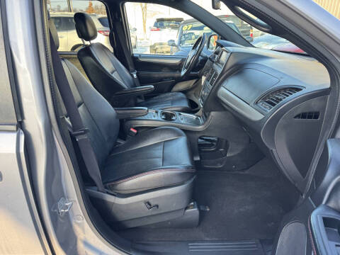 2016 Dodge Grand Caravan R/T