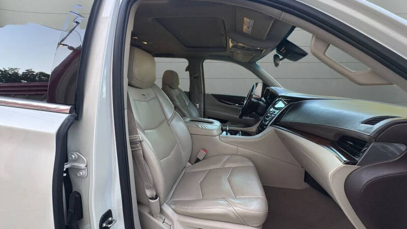 2015 Cadillac Escalade ESV Luxury