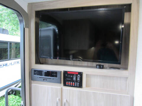 2022 Winnebago Micro Minnie 1808FBS