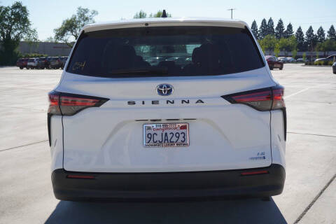 2021 Toyota Sienna LE 8-Passenger