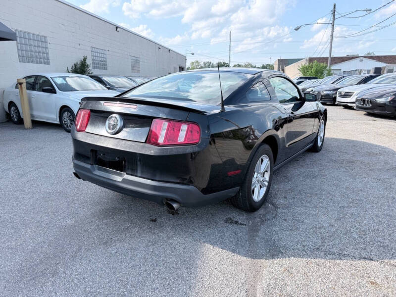 2011 Ford Mustang V6