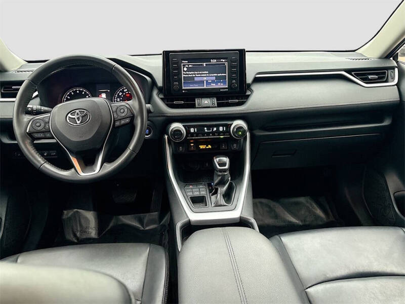 2020 Toyota RAV4 XLE Premium
