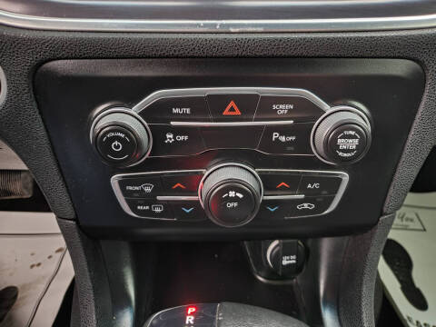 2017 Dodge Charger SE