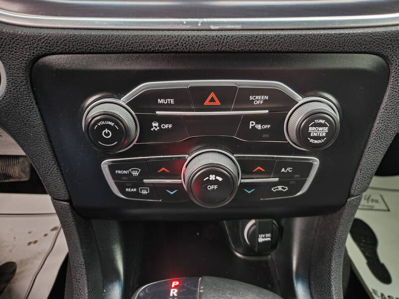 2017 Dodge Charger SE