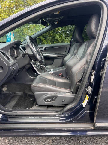 2016 Volvo XC60 T5 Drive-E Premier