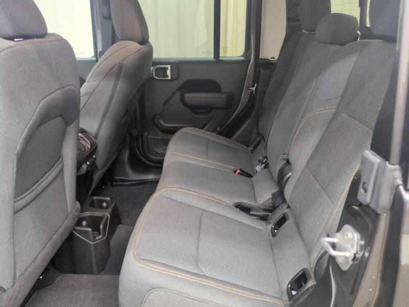 2025 Jeep Gladiator NightHawk