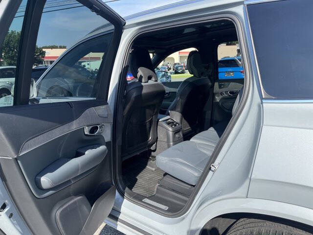 2024 Volvo XC90 Recharge T8 Ultimate Bright Theme 7P