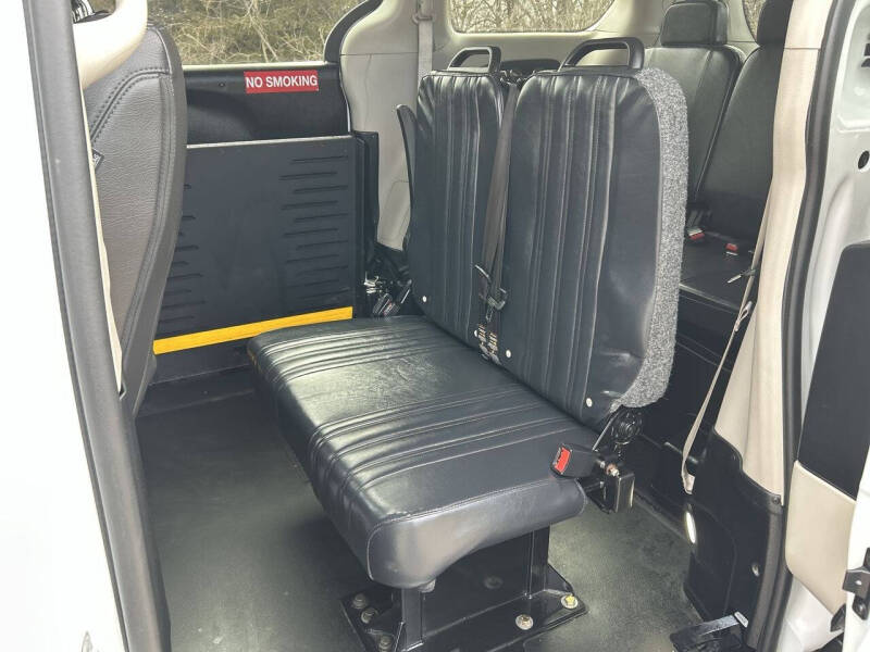 2023 Chrysler Voyager LX