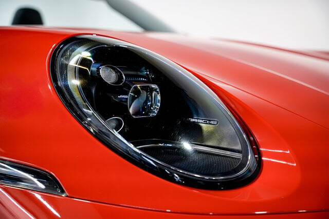 2022 Porsche 911 Carrera