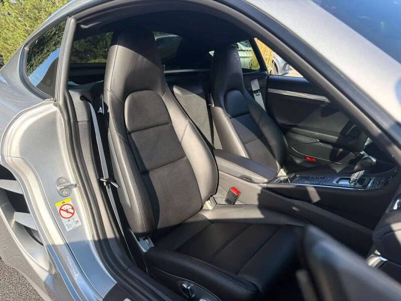 2024 Porsche 718 Cayman Style Edition