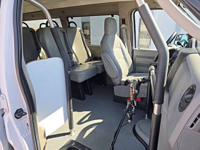 2013 Ford E-Series E-350 SD