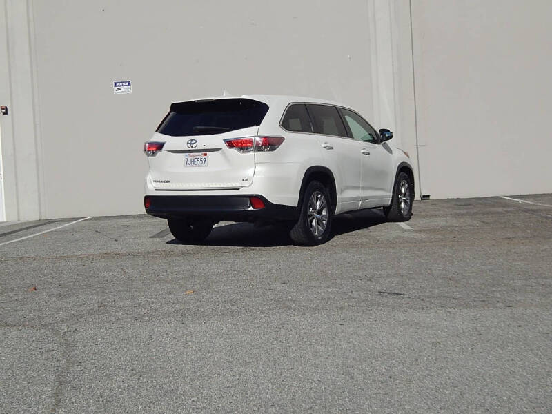 2015 Toyota Highlander LE